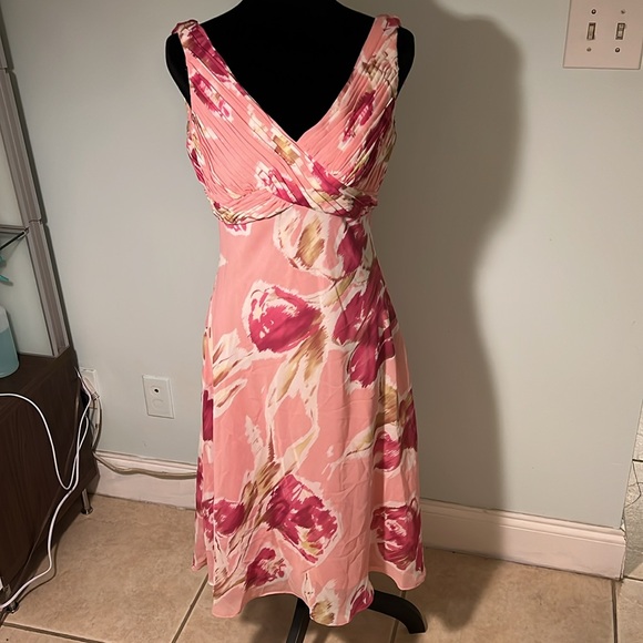 Adrianna Papell Dresses & Skirts - Adrianna Papell Sleeveless Dress with Empire Silhouette